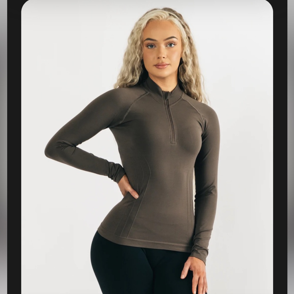 Alphalete Seamless Pullover